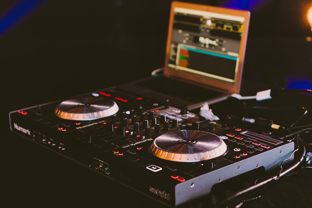 Kajian Spektra Ftir pada Membran Kopoli (Eugenol\u002Ddivinilbenzena), Co\u002Dedvb sebagai Senyawa Pembawa untuk Transpor Fenol Image