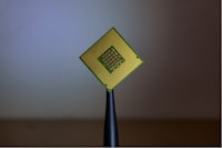 Analisis Ketahanan Algoritma Enkripsi Standar Pervasive Computing (Clefia) Terhadap Serangan Linear Dan Differential Cryptanalysis Dengan Metode Lat, Xor Table Dan Nonlinearity Image