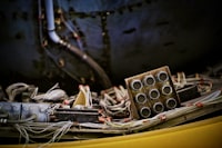 Hubungan Kuat Arus Listrik dengan Keasaman Buah Jeruk dan Mangga Image