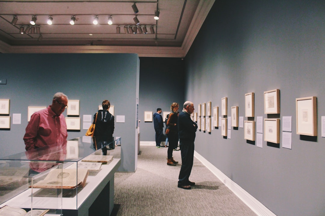 Representasi Keganasan pada Iklan Oreo di Televisi (Analisis Semiotika Roland Barthes Mengenai Makna Iklan Oreo Versi Penuh Keajaiban di Televisi) Image