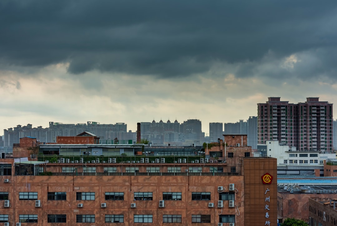 Hubungan Pola Makan dan Aktivitas Fisik terhadap Obesitas pada Remaja di SMA Negeri 5 Pekanbaru Image