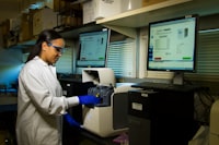 Identifikasi Gender Berdasarkan Citra Wajah Menggunakan Deteksi Tepi dan Backpropagation Image