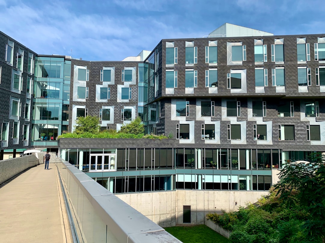 Pengaruh Produksi, Harga Teh Internasional Dan Nilai Tukar Terhadap Volume Ekspor Teh Indonesia (Survey Volume Ekspor Teh Indonesia Periode 2010\u002D2014) Image