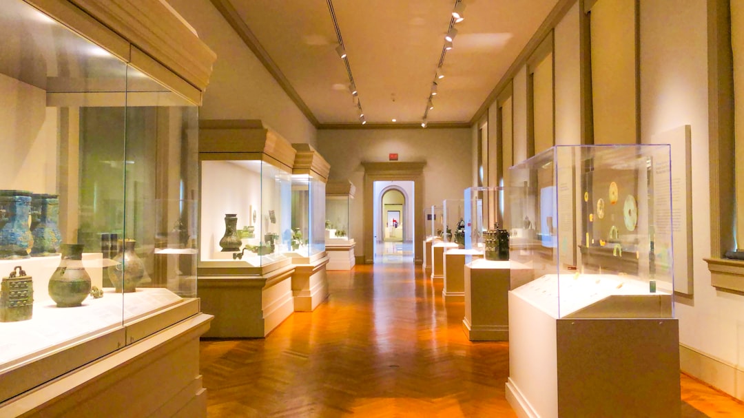 Kalimat Anomali dan Kedudukannya dari Sudut Pandang Pragmatik Image