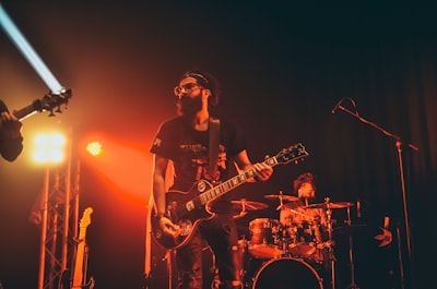 Pengembangan Motif Rantai, Tampuk Manggis, Pucuk Rebung, Siku Awan, dan Lebah Bergayut pada Kain Songket Melayu Riau Image