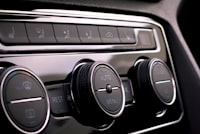 Peralihan Hak Atas Tanah Karena Hibah Kepada Anak Tiri (Studi Kasus di Desa Kertosari Kecamatan Ulujami Kabupaten Pemalang, Jawa Tengah) Image