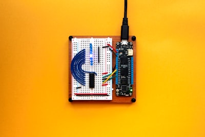 Pengaruh Persepsi Kemanfaatan, Persepsi Kemudahan Penggunaan, Persepsi Resiko Dan Persepsi Kesesuaian Terhadap Minat Menggunakan Mobile Banking (Studi Pada Nasabah Bank Rakyat Indonesia (Bri) Kantor Cabang Rembang, Jawa Tengah) Image